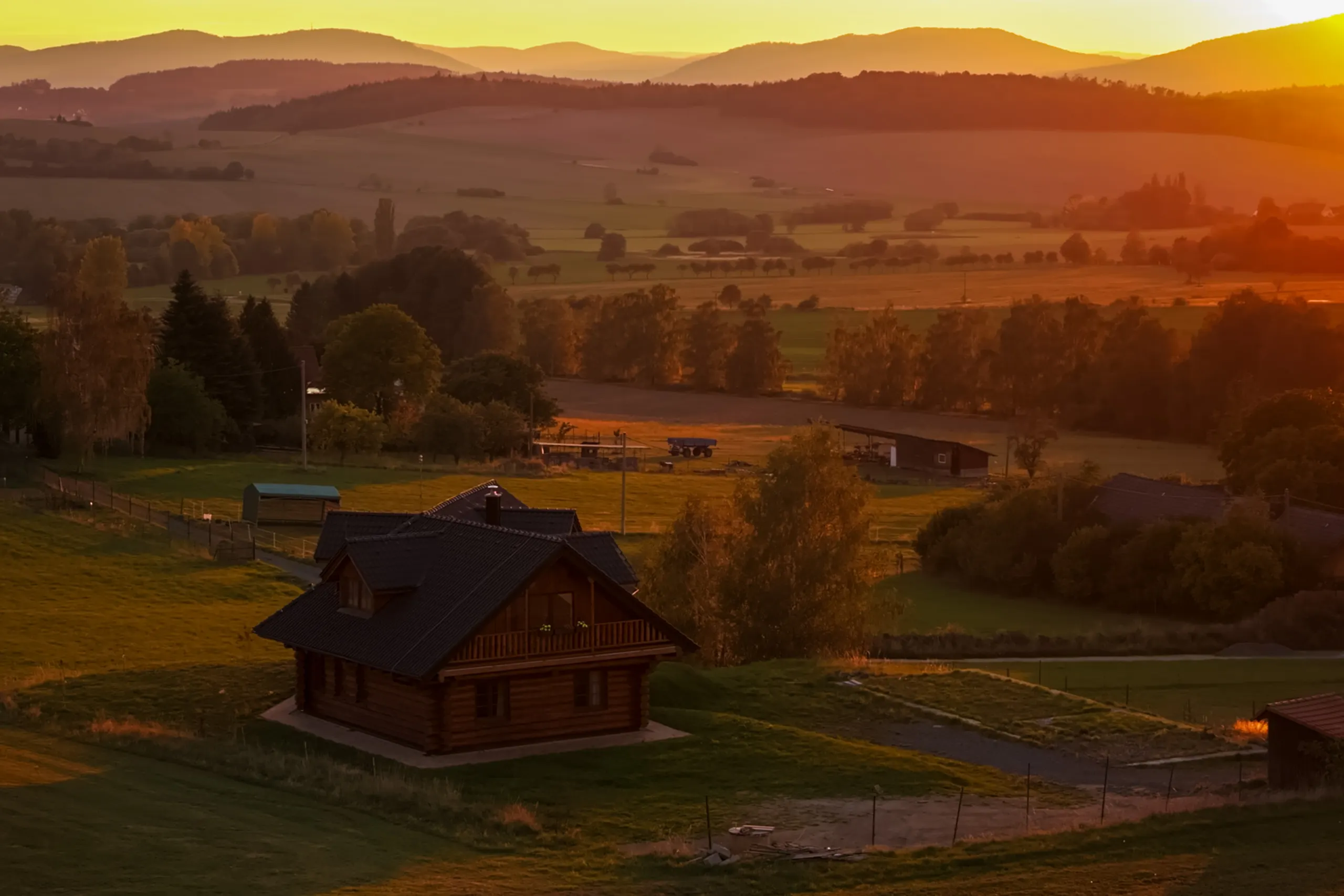 Krajina Předšumaví při západu slunce